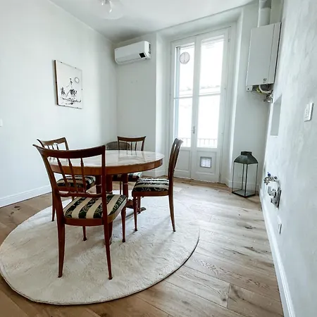 Villoresi - Large Flat Navigli, Milan